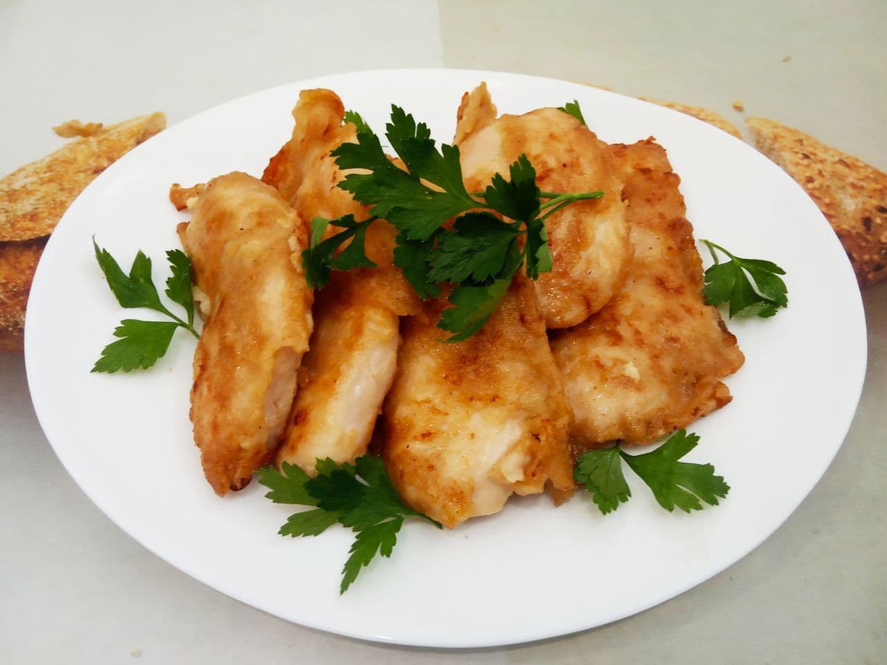 Куриное филе в кляре и специях, на сковороде