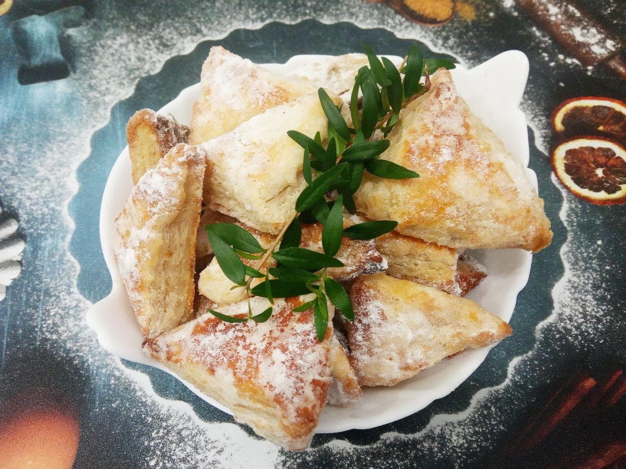 Печенье с сахаром из слоёного теста