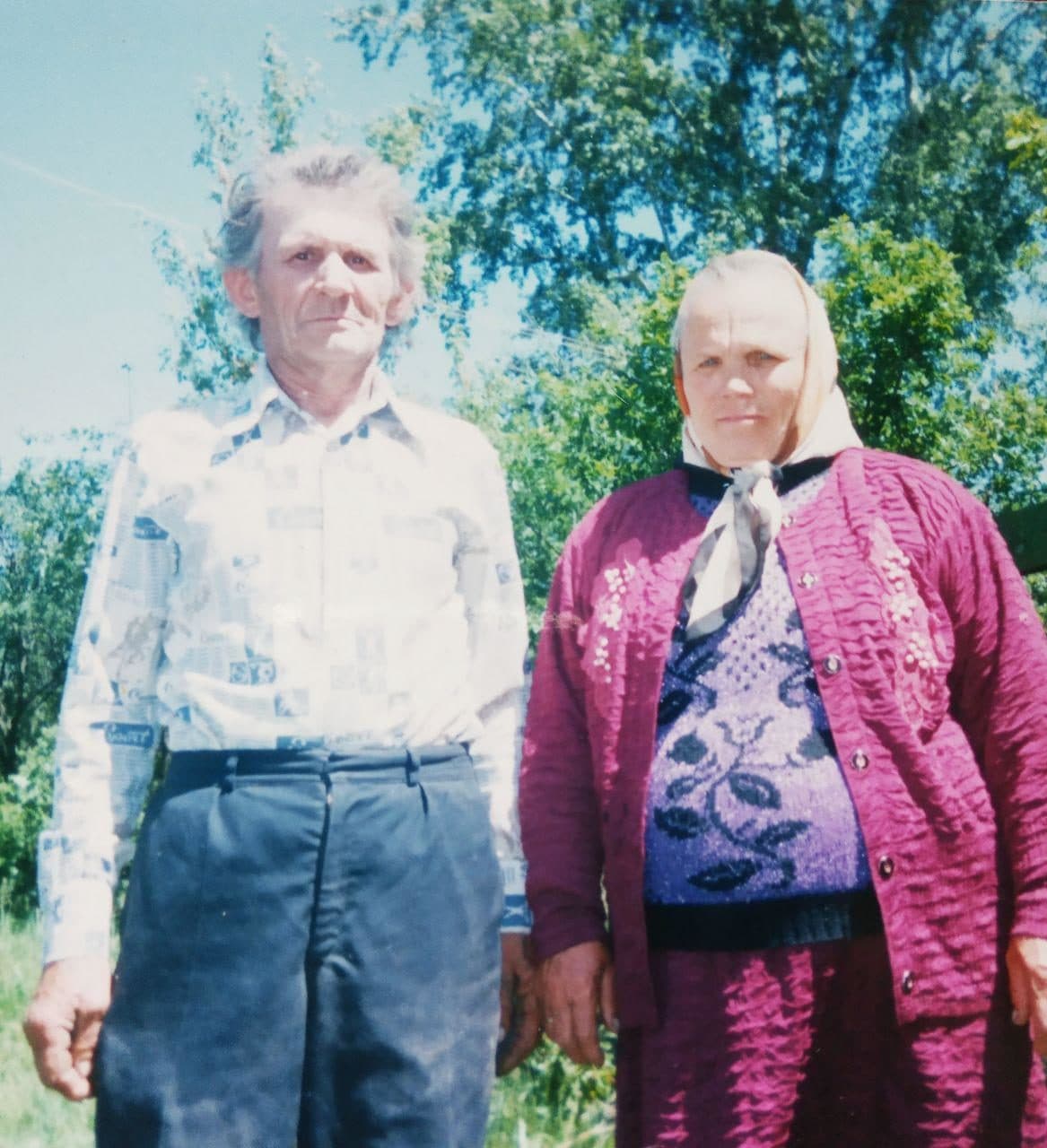 Родители не с нами, на Небесах, и будут жить в наших сердцах, пока мы живы