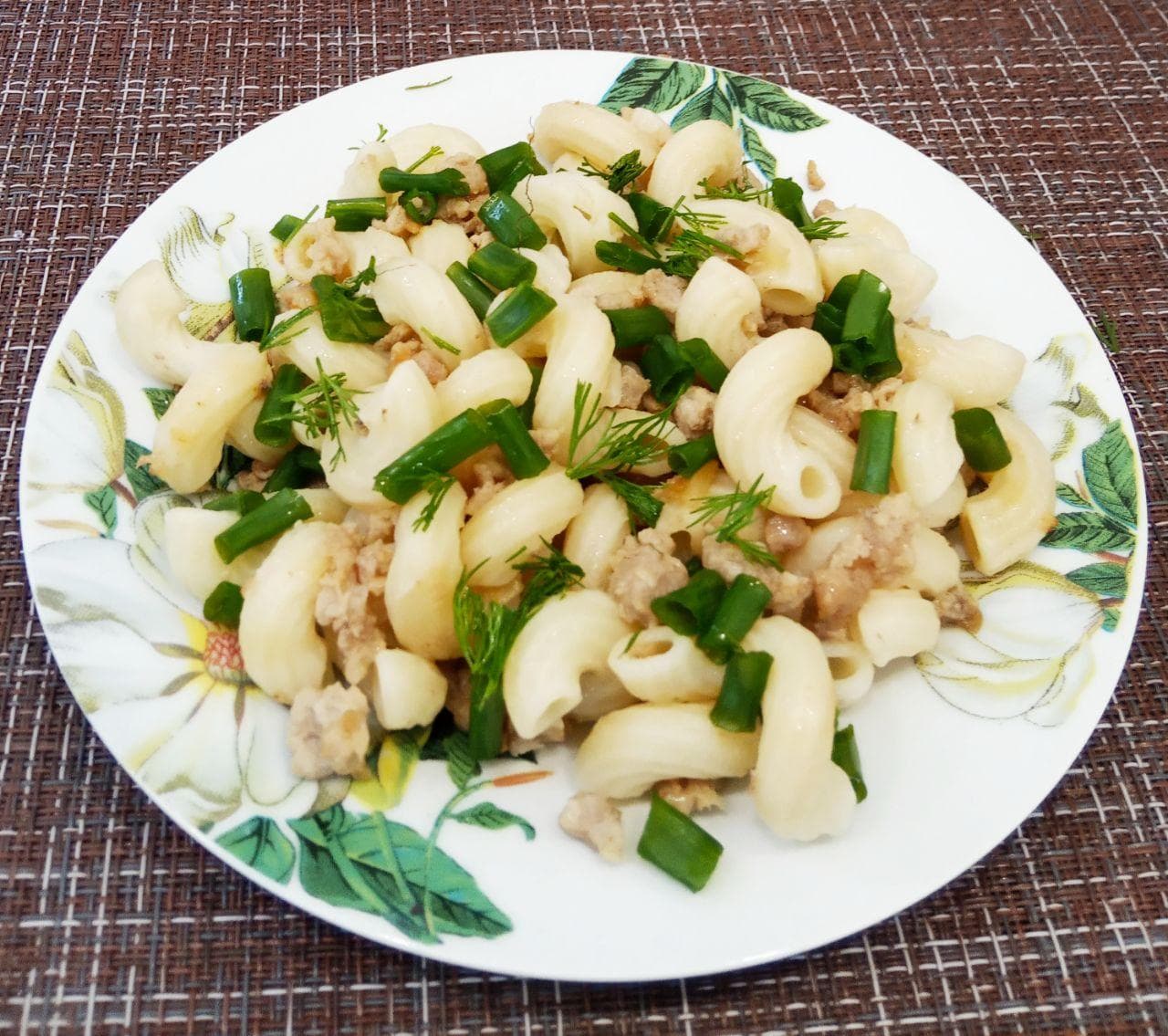 Макароны с фаршем и луком