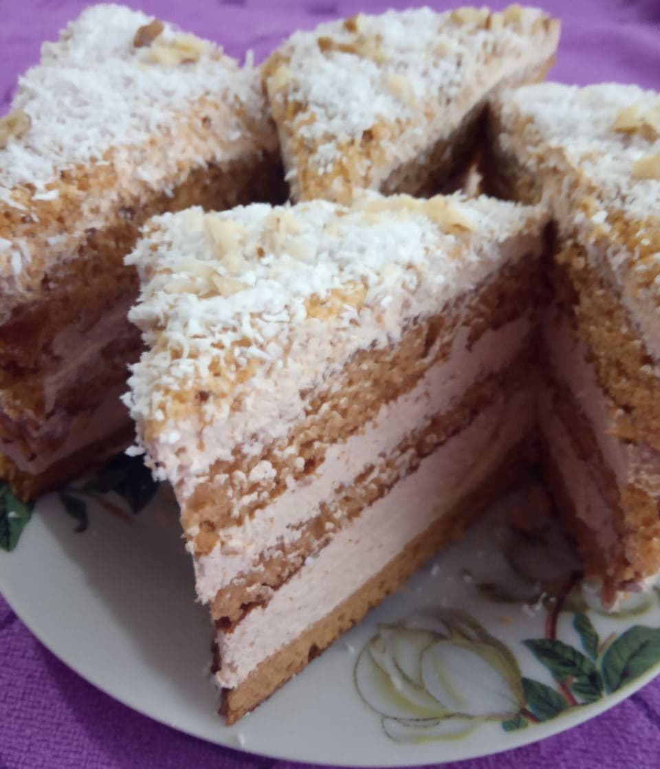 Пирожные медовые с масляным кремом