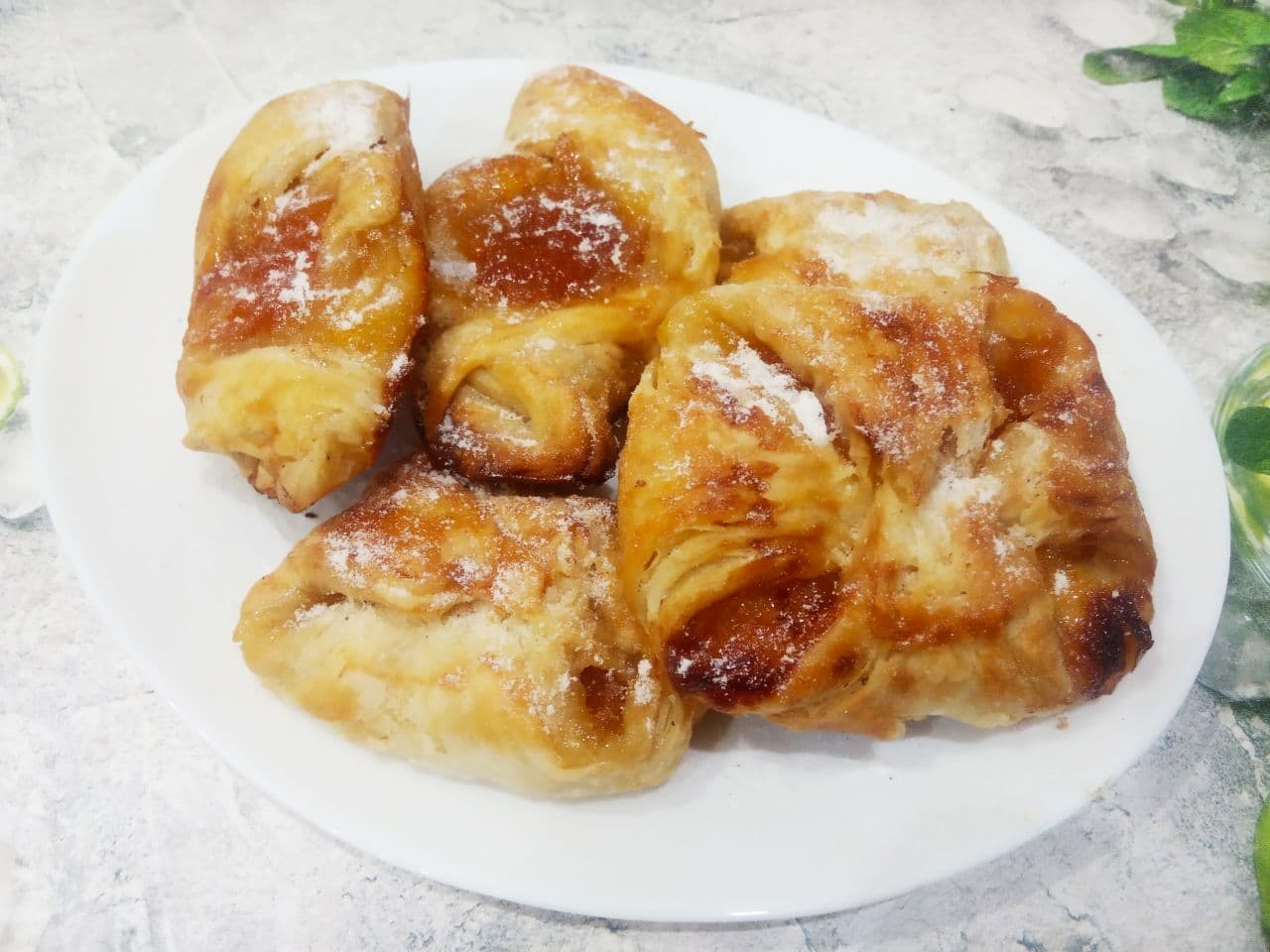 Рецепт печенья из слоёного теста с джемом