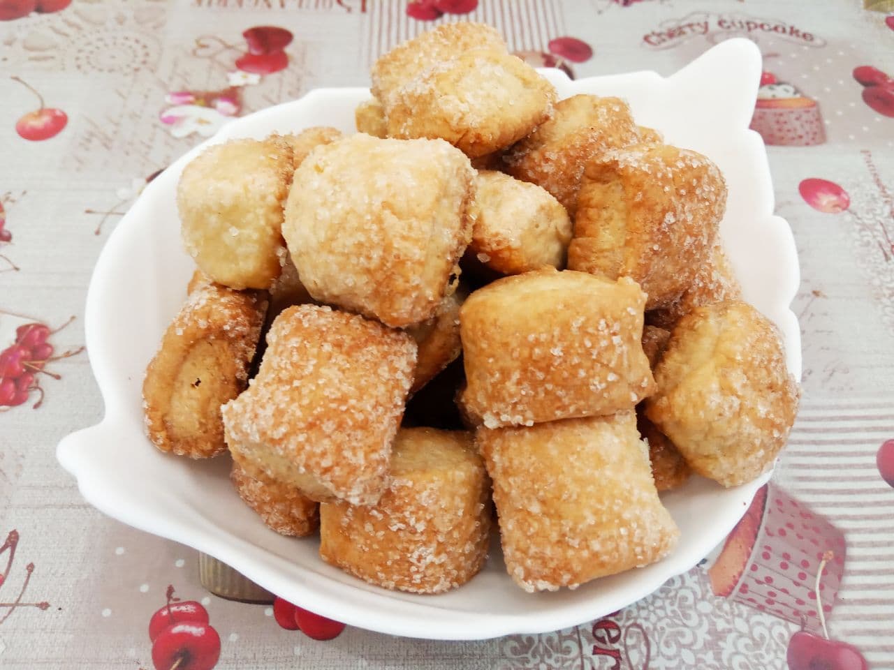 Рассыпчатое печенье на сметане и сливочном масле, без яиц