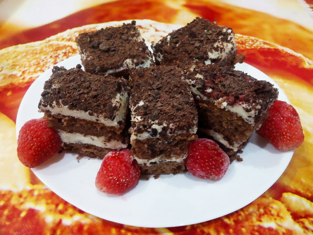 Шоколадные пирожные с кремом из манной крупы и сливочного масла