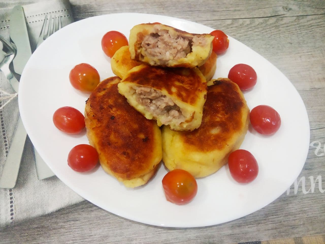 Картофельные зразы с мясной начинкой, вкусные и аппетитные
