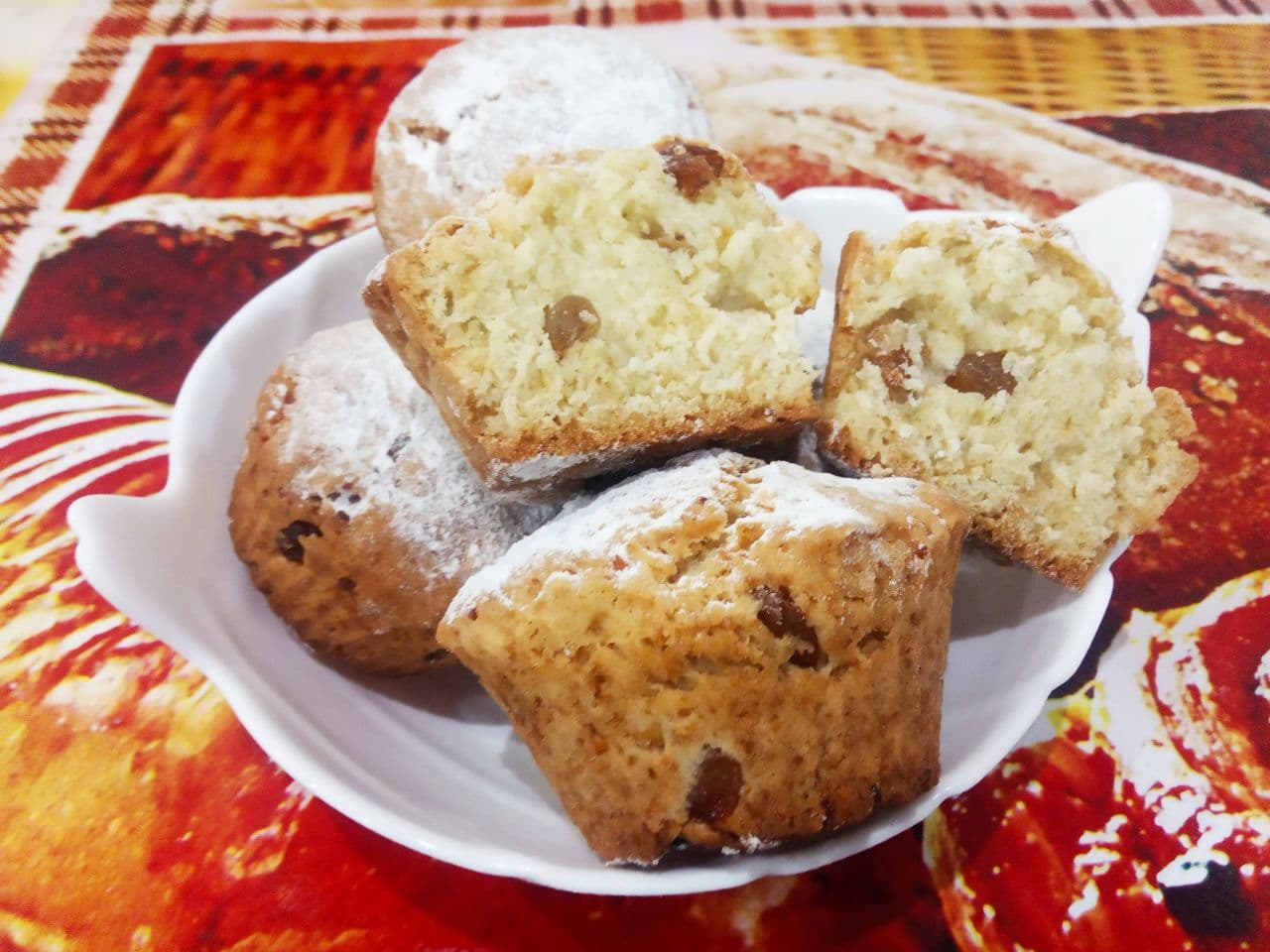 Мягкие и рассыпчатые кексы с изюмом и творогом