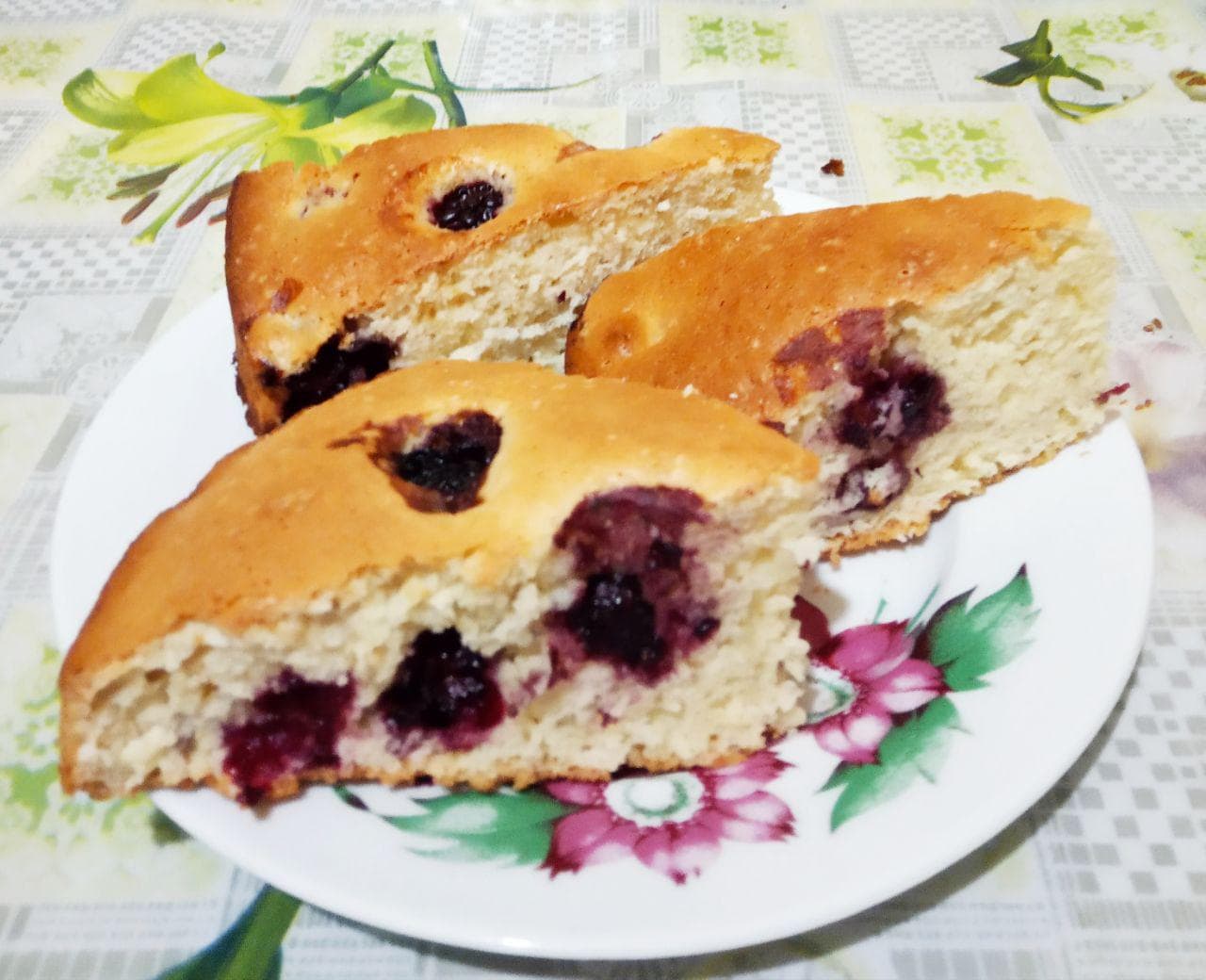 Пирог с ежевикой, нежный и вкусный