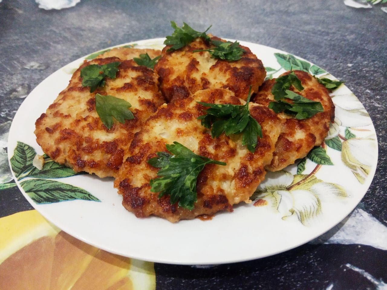 Сочные и аппетитные оладьи из свинины
