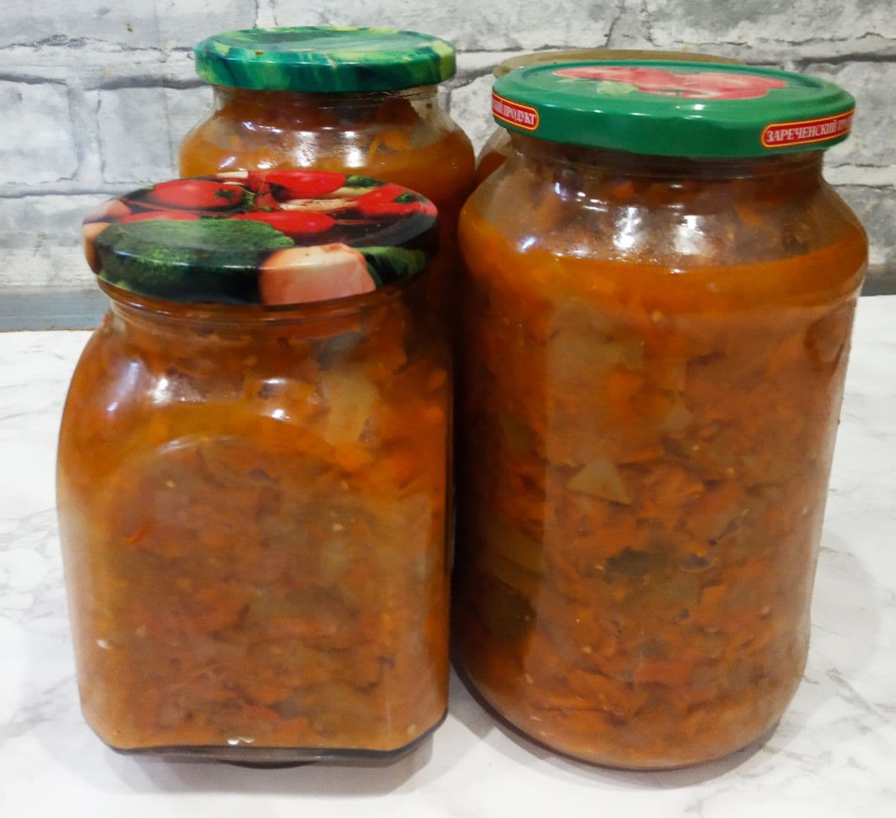 Икра из баклажан и овощей, вкусная и аппетитная