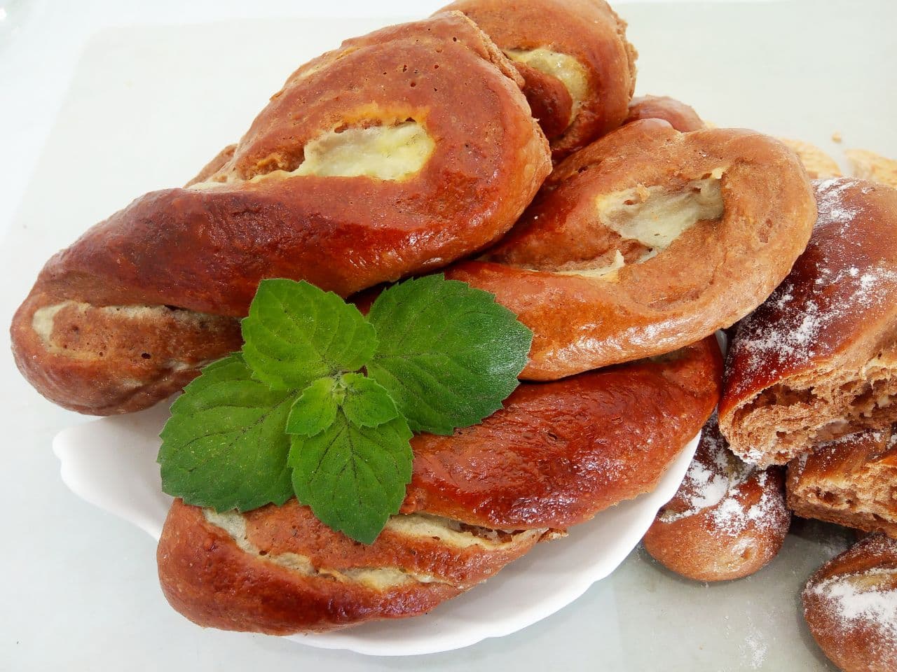 Шоколадные булочки из заварным кремом, нежные и воздушные