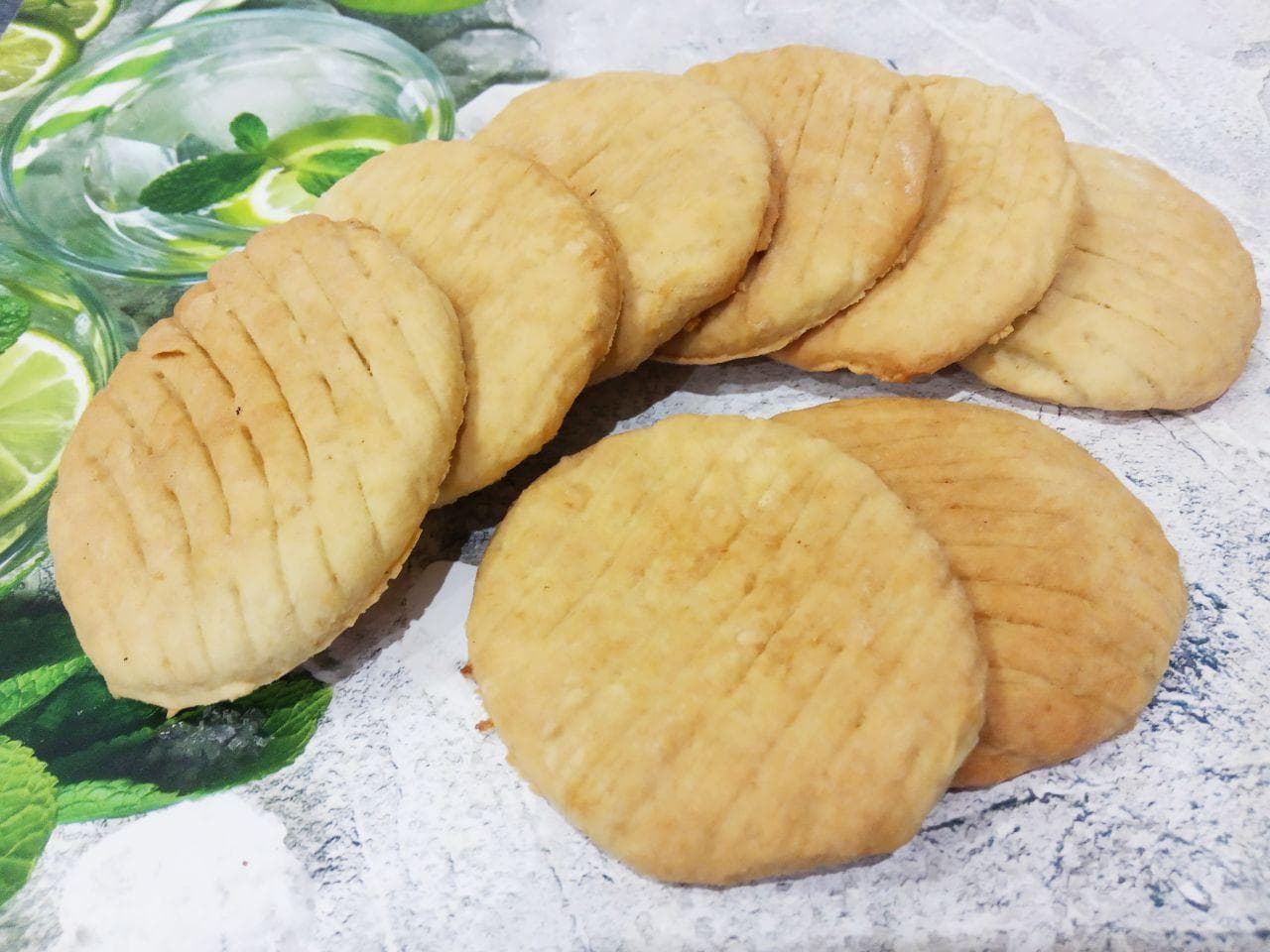 Рассыпчатое мягкое лимонное печенье на молоке