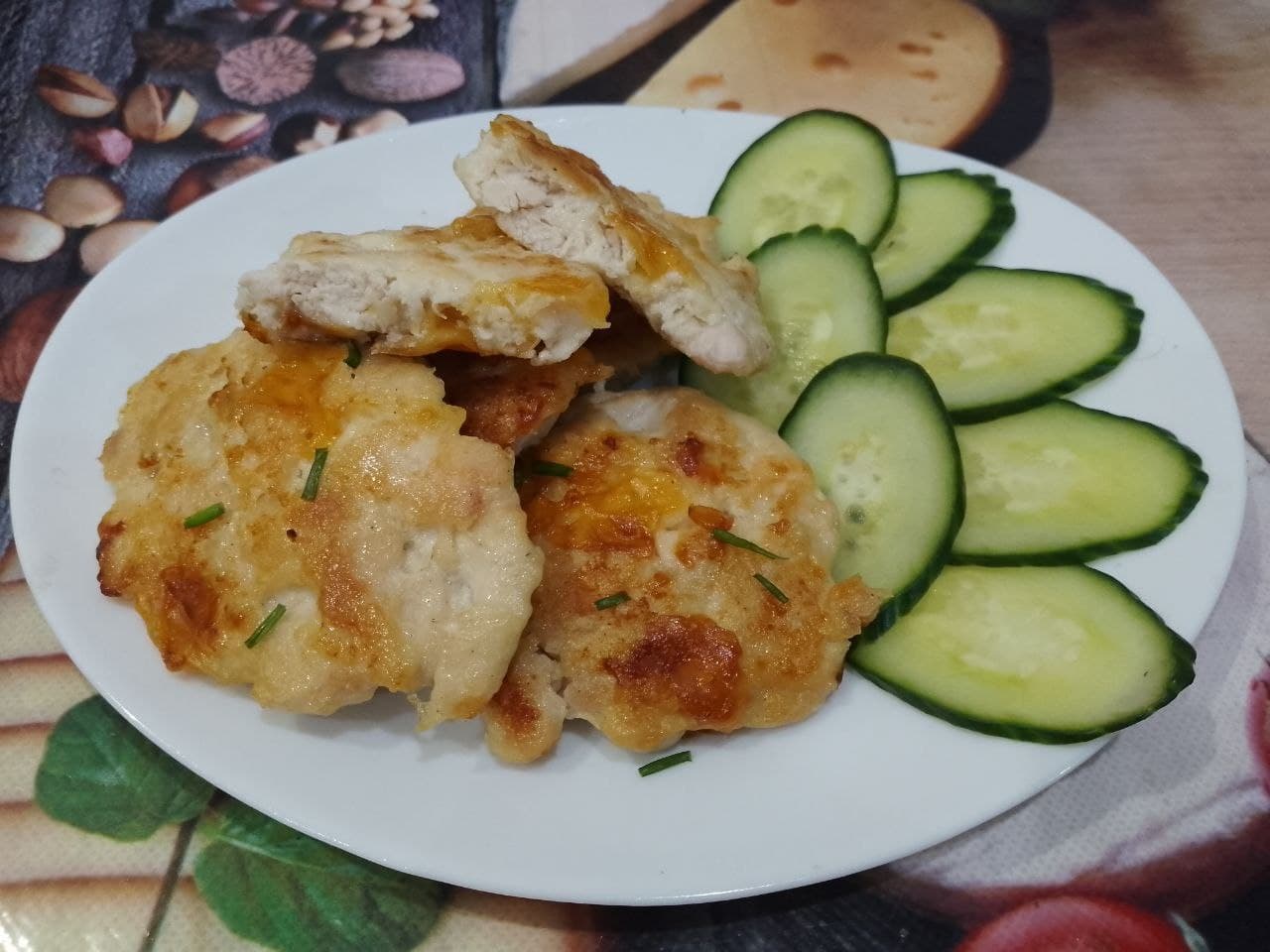 Котлеты из рубленого куриного филе и сыра