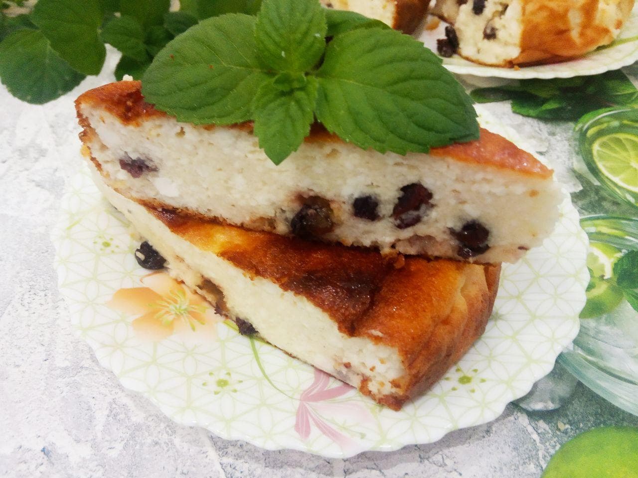 Рецепт нежной творожной запеканки с изюмом