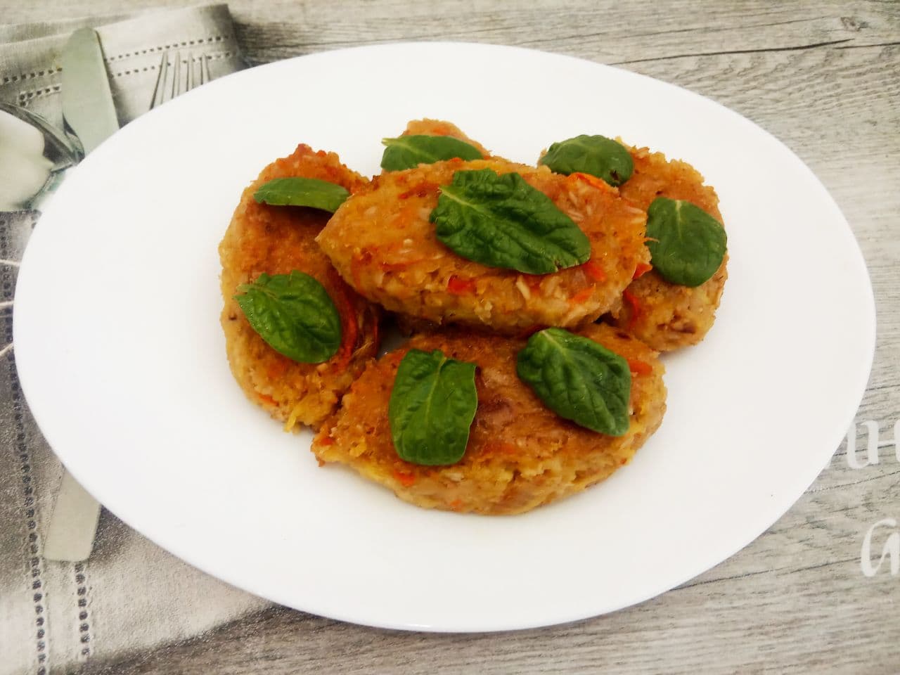 Овощные котлеты с овсяной крупой, вкусные и сытные