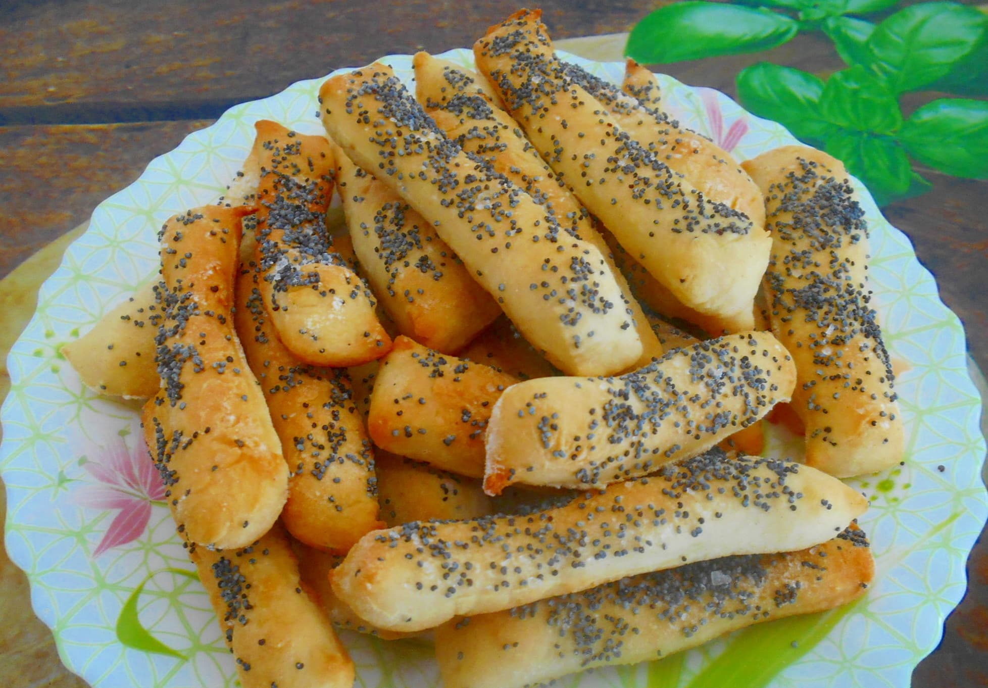 Палочки с маком и солью