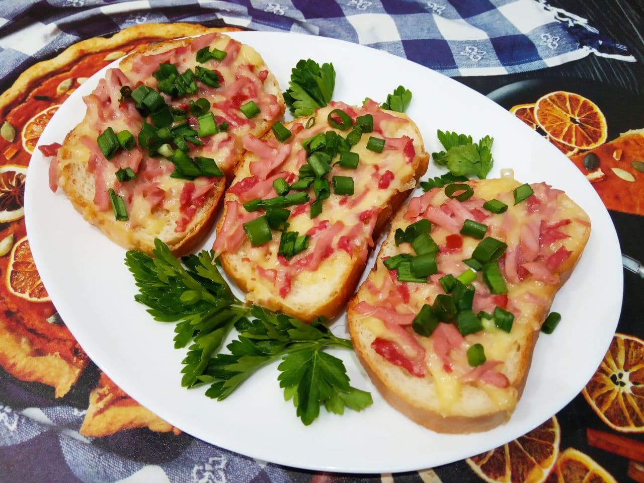 Горячие бутерброды на завтрак, просто и вкусно