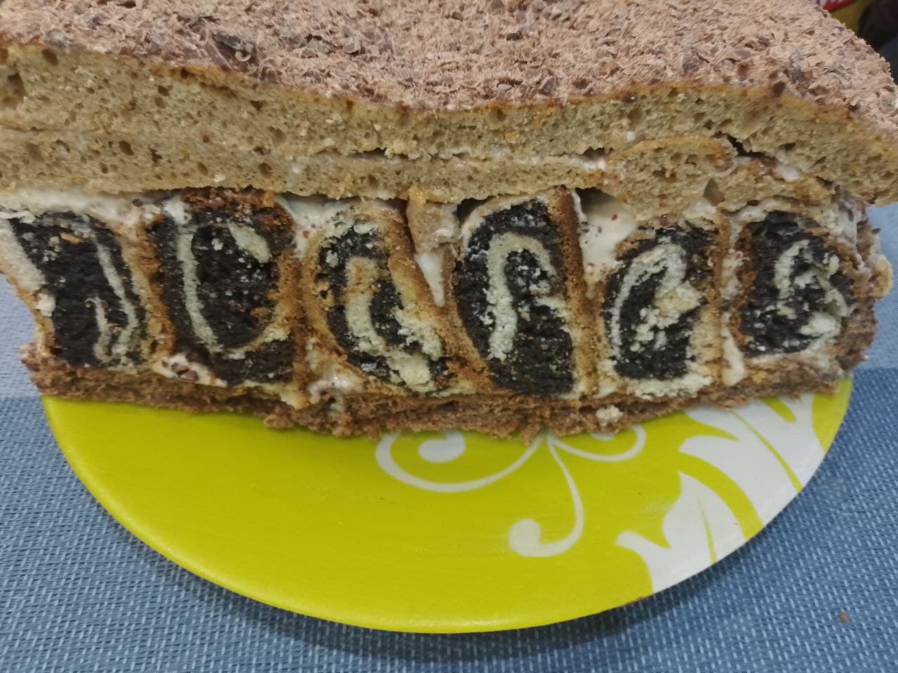 Торт "Кобзарь" с маковой начинкой и кремом