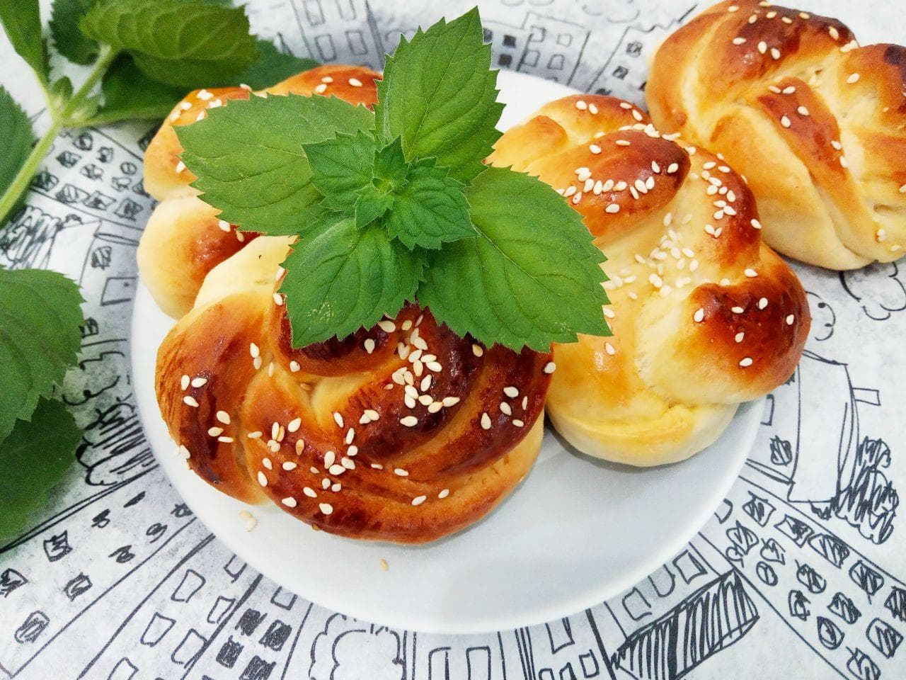 Мягкие воздушные булочки с кунжутом из простых и доступных ингредиентов