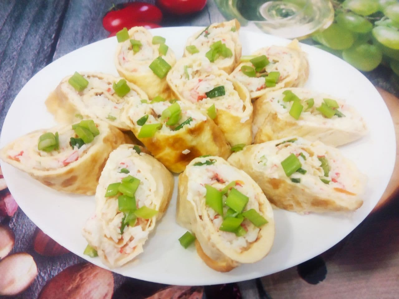 Закуска из яичных блинов с начинкой, просто и вкусно