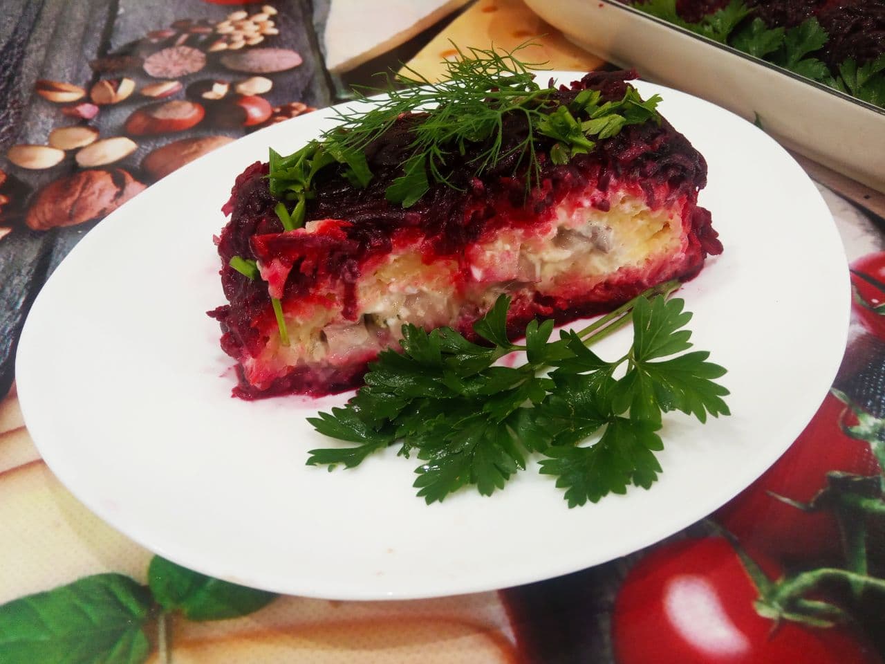 Салат "Сельдь под шубой", вкусно и сытно