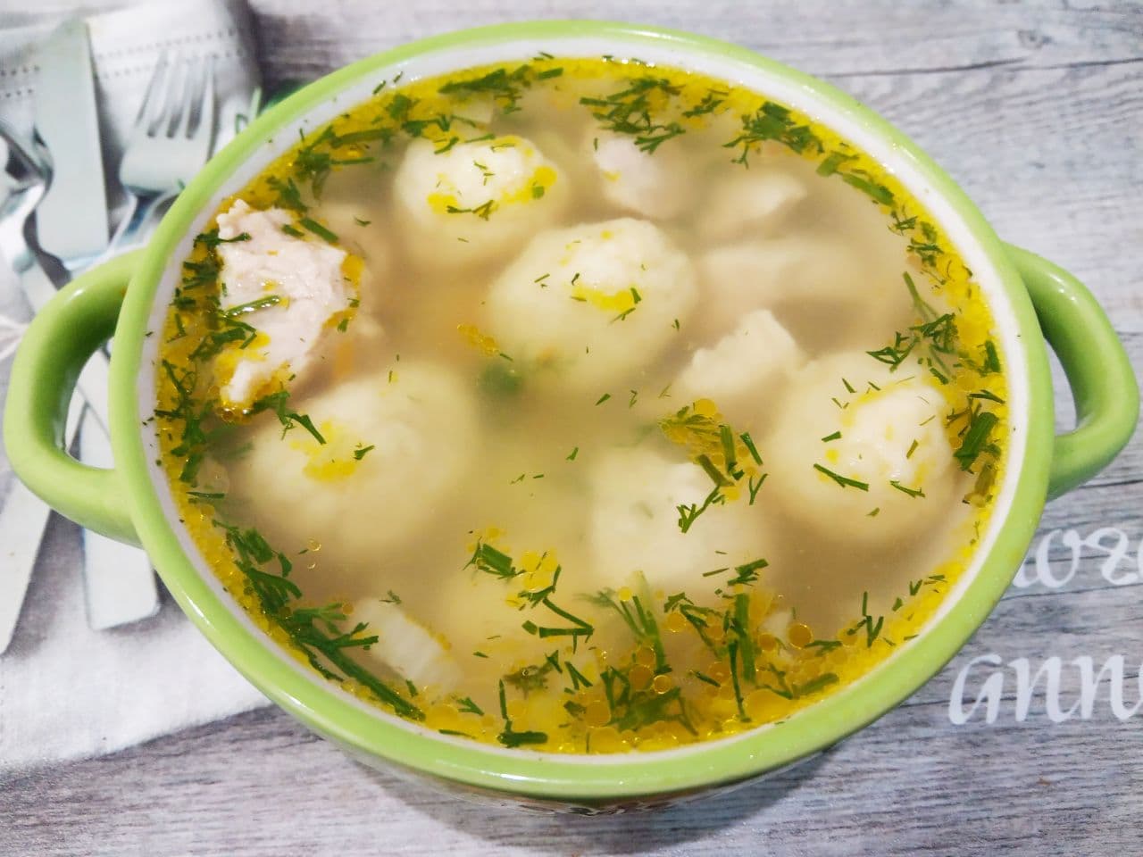 Суп куриный с сырными шариками, просто и аппетитно