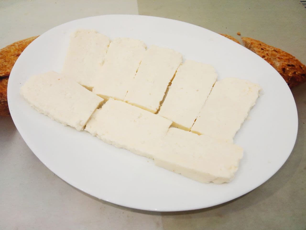 Адыгейский домашний сыр на сыворотке, просто и вкусно