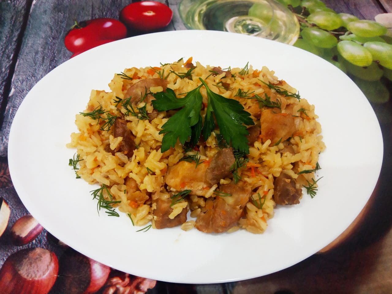 Бурый рис с мясом, в мультиварке