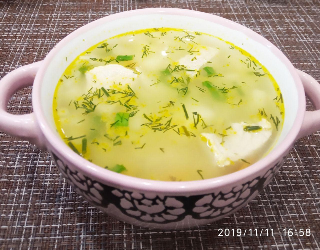 Суп с чесночными галушками