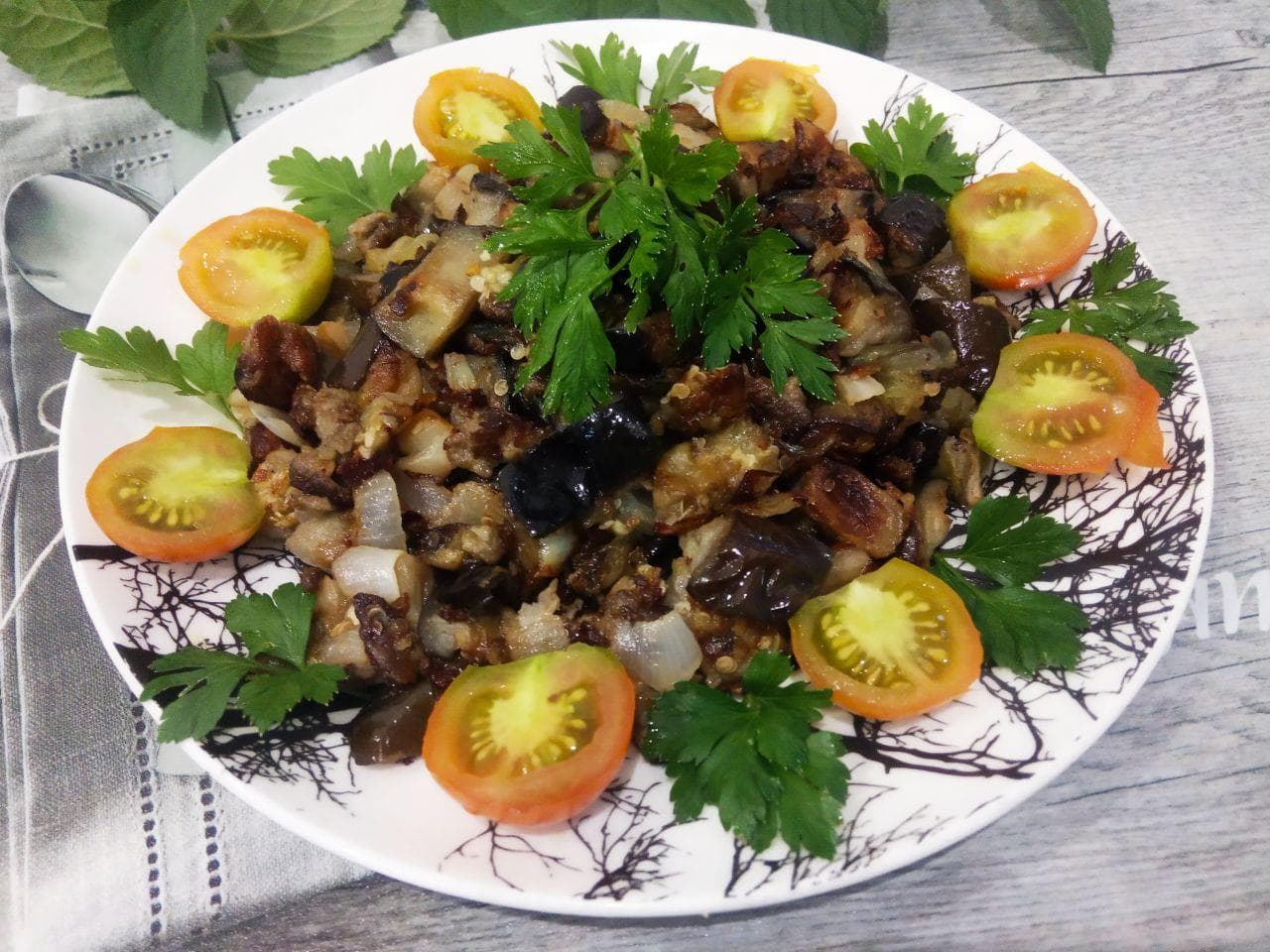 Жареные баклажаны с луком, напоминают вкус грибов