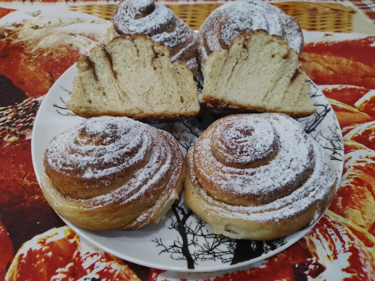 Булочки с корицей из сдобного дрожжеого теста