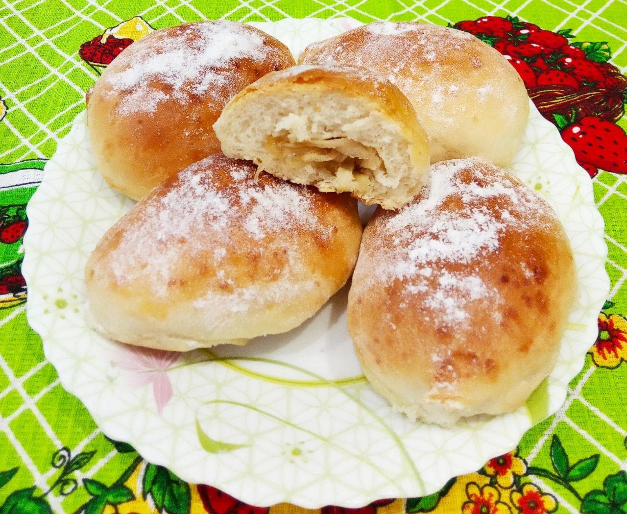 Воздушные и мягкие пирожки с яблочной начинкой