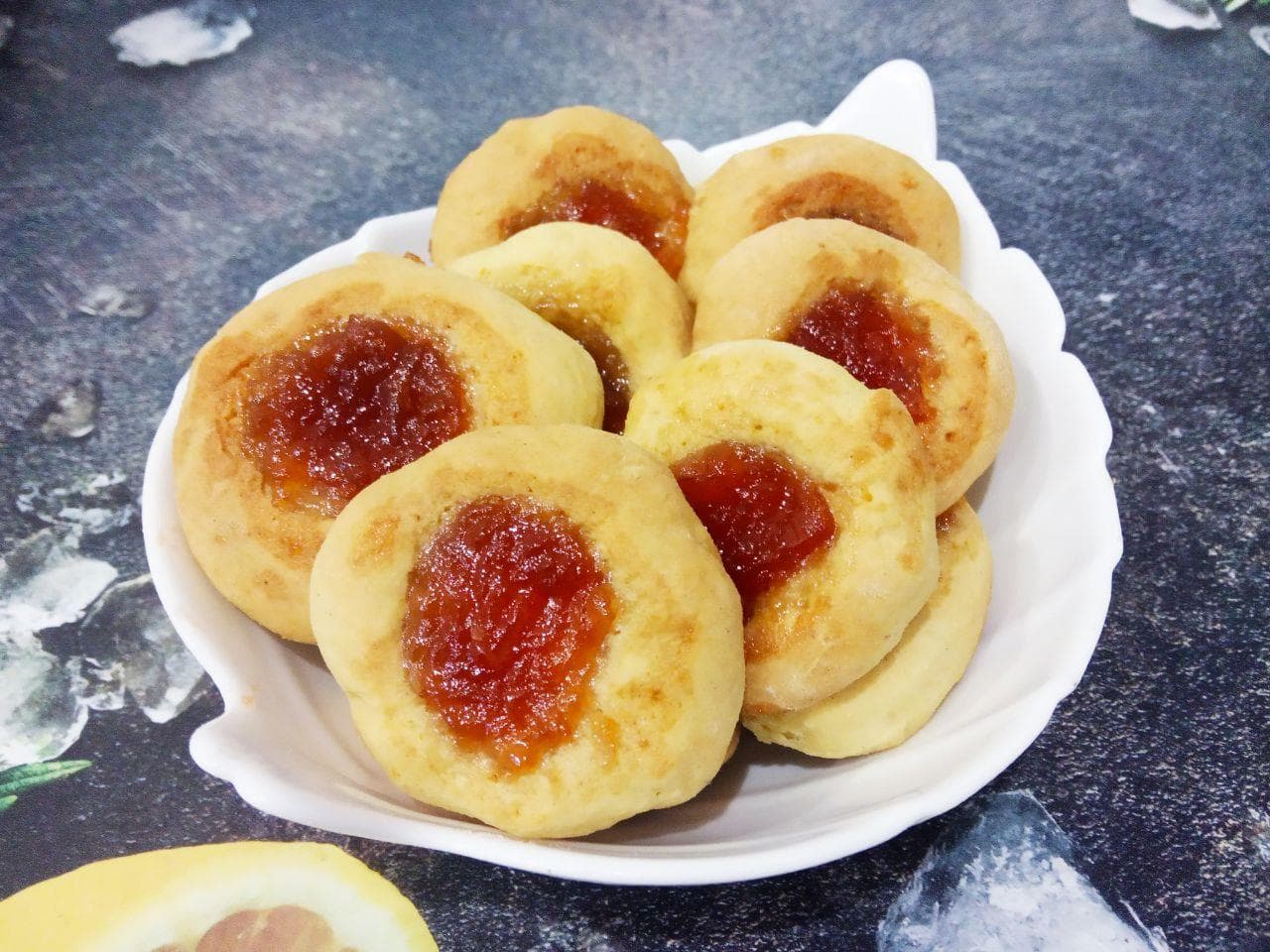 Рассыпчатое мягкое печенье с яблочным джемом