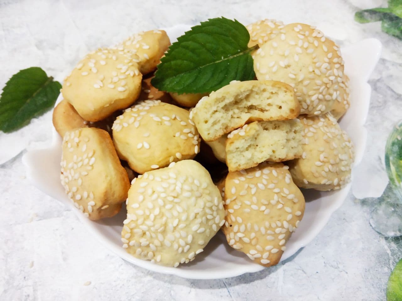Домашнее песочное и рассыпчатое печенье, с кунжутом