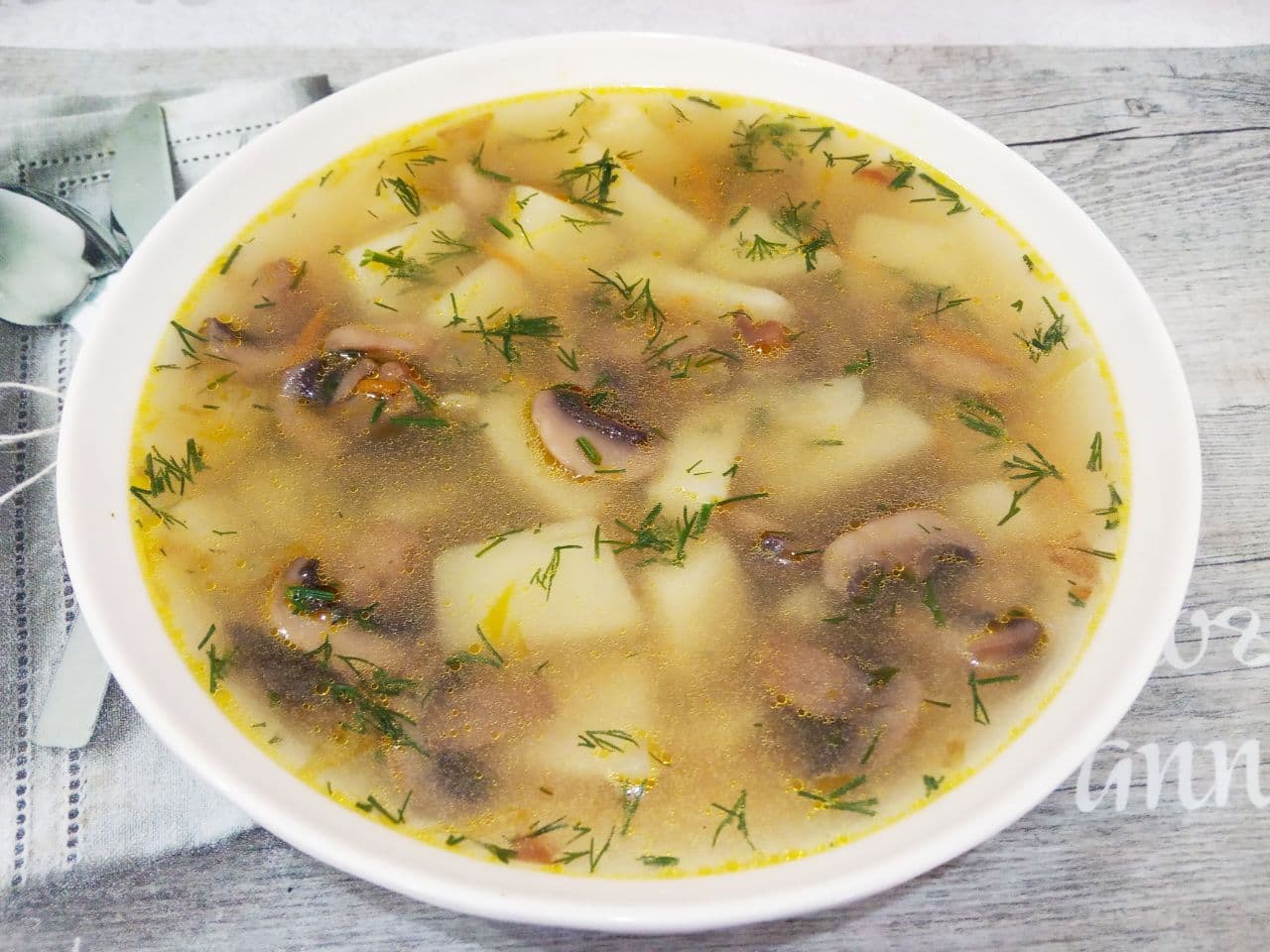 Суп грибной