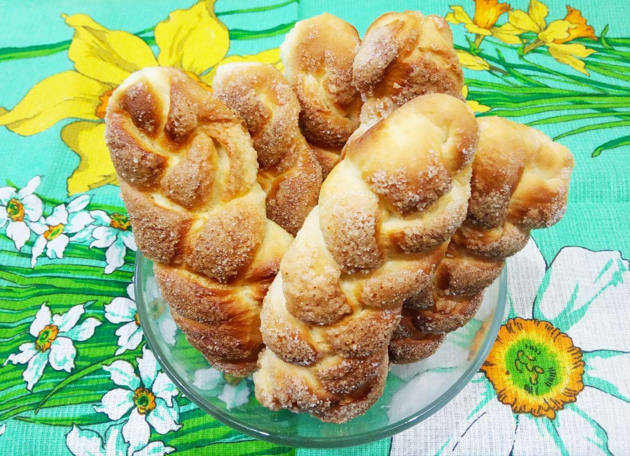 Булочки "Косички" из сдобного дрожжевого теста