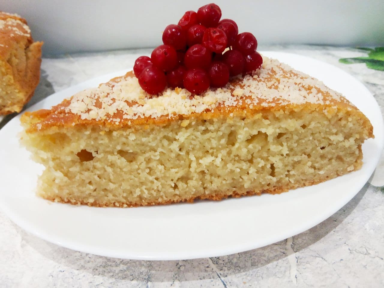 Манный пирог на кефире, просто и вкусно
