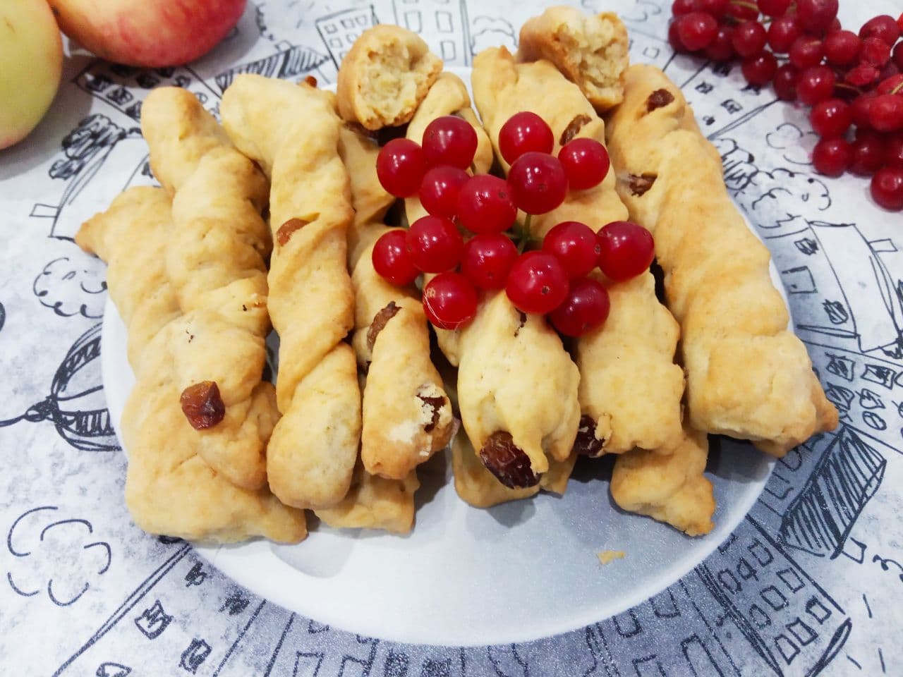 Рассыпчатое печенье с изюмом, на растительном масле