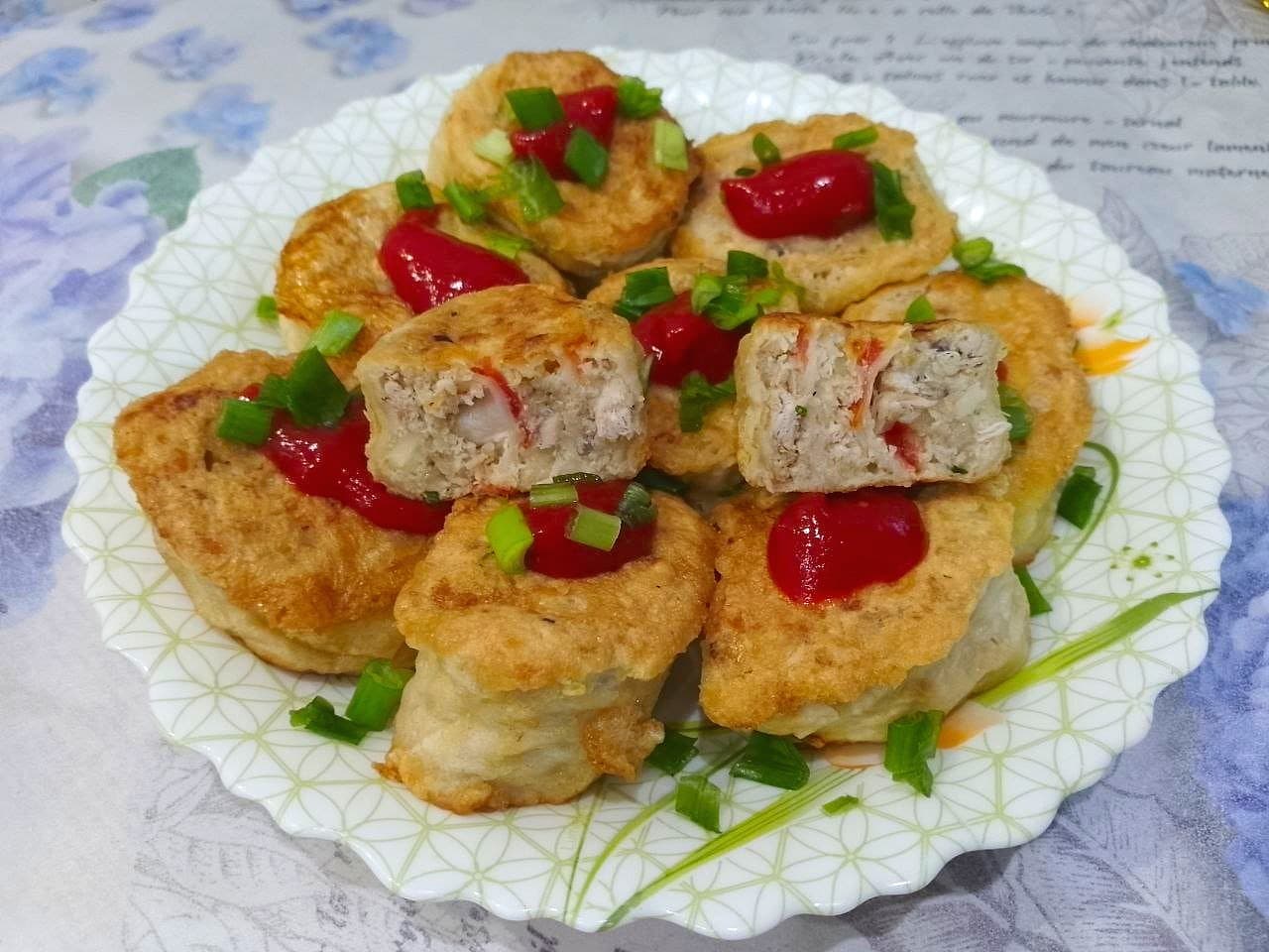 Лаваш с мясной начинкой в кляре, на сковороде