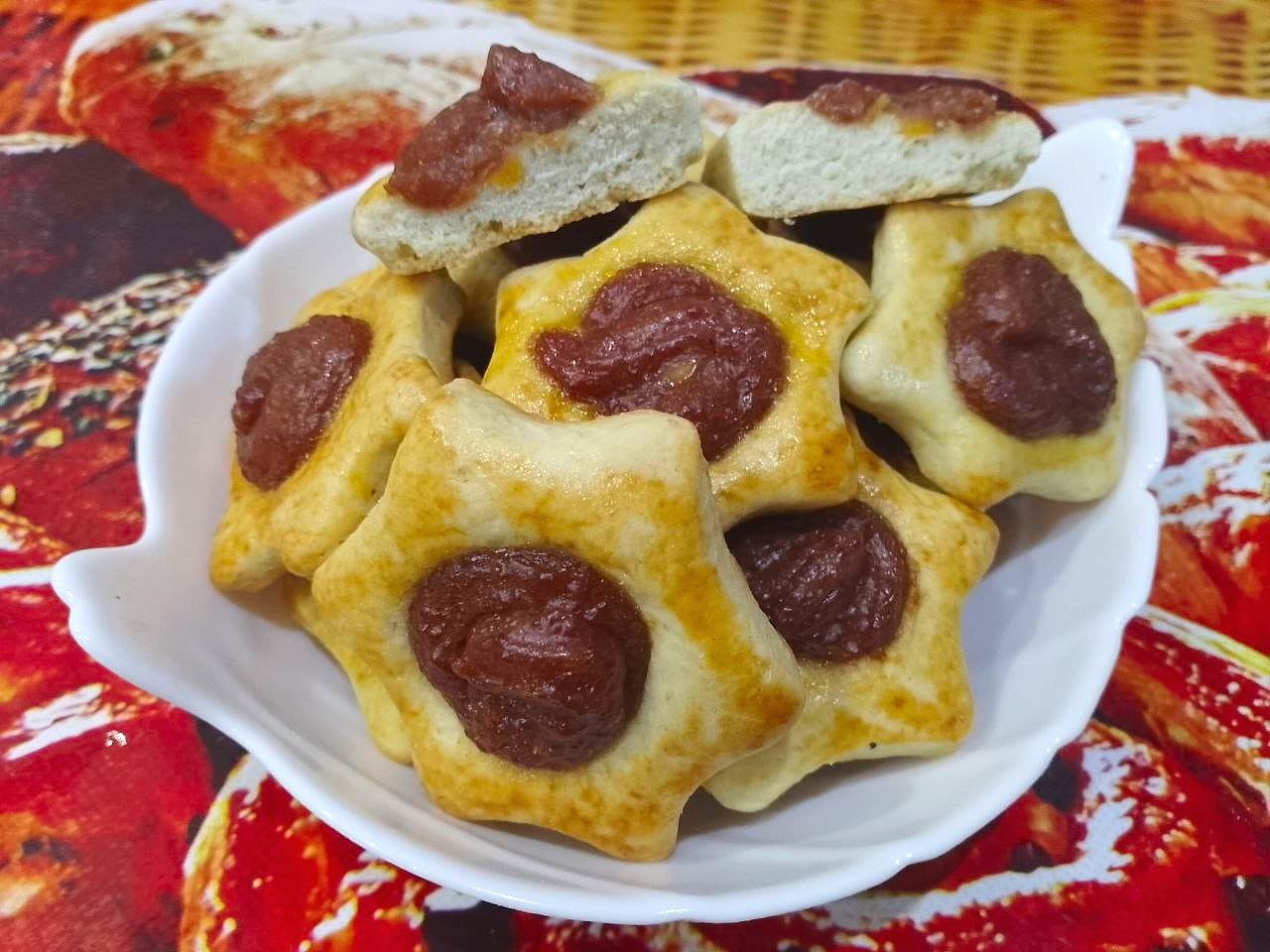 Печенье из белков и сливочного масла ягодного заварного крема