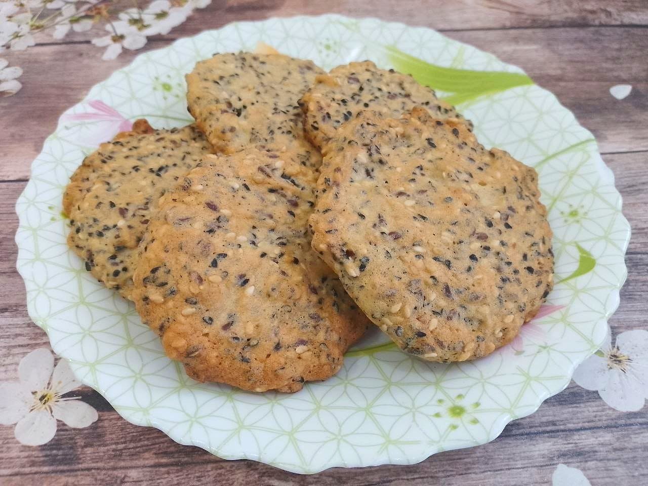 Печенье белковое с семенами кунжута и льна