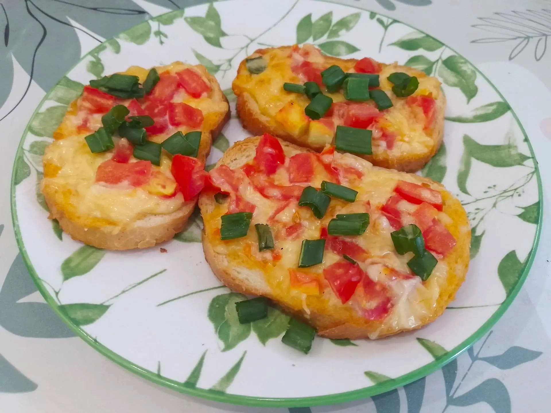 Горячие бутерброды в духовке, вкусно и быстро