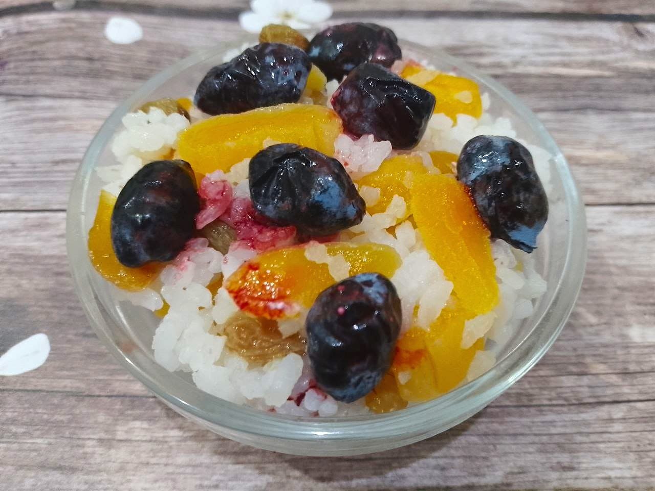 Кутья из риса и сухофруктов