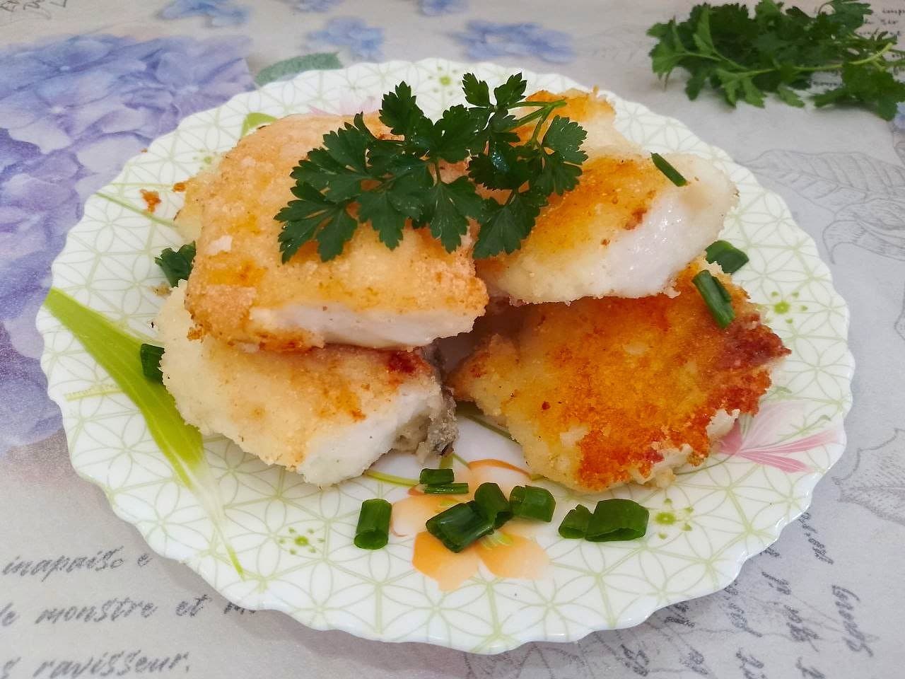 Жареная щука в манной крупе на сковороде