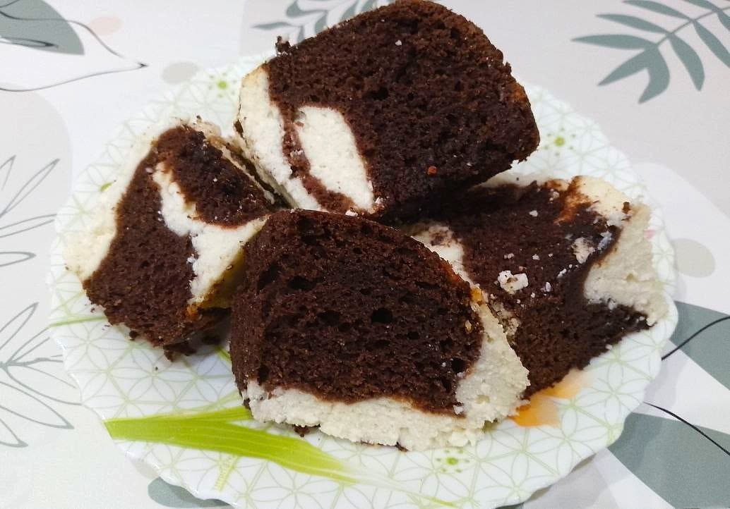 Нежный шоколадный пирог с творожной начинкой