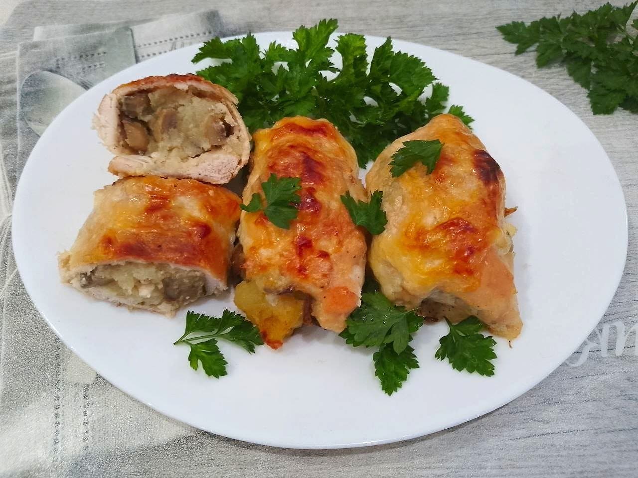 Филе с начинкой из пюре и грибов, в духовке