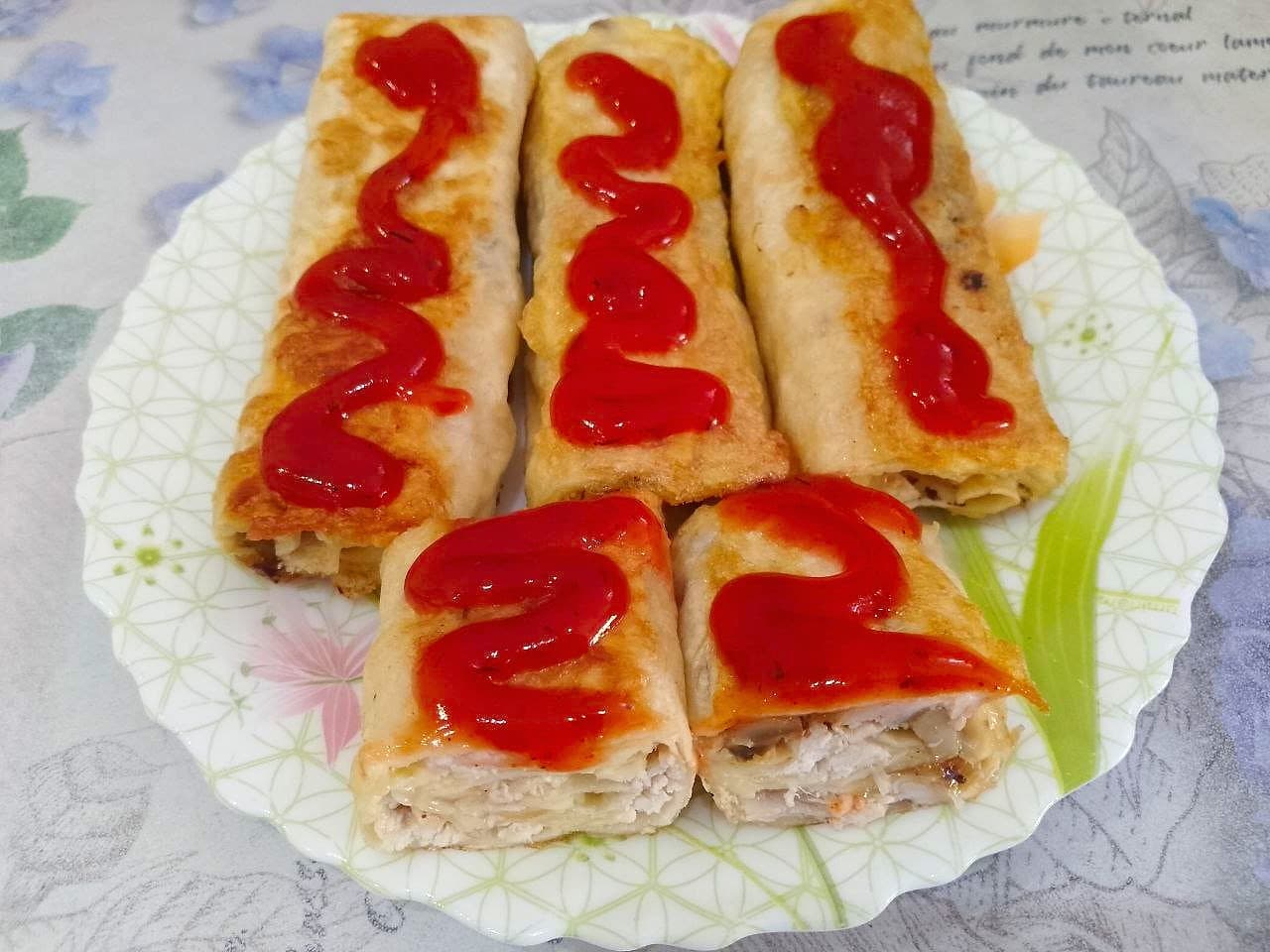 Лаваш с начинкой из филе, шампиньонов, в кляре на сковороде