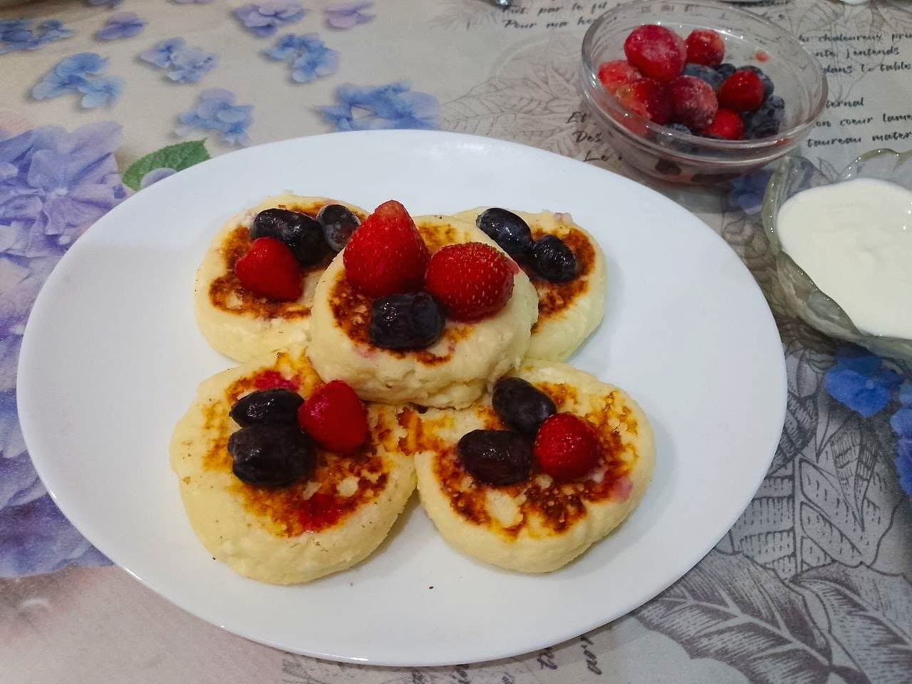 Сырники из творога, рисовой муки и кокосовой стружки