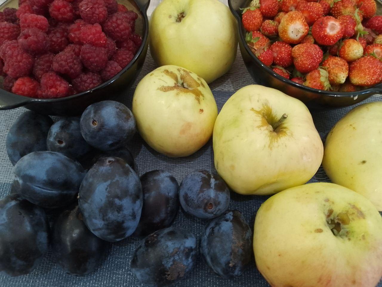 Ягоды и фрукты