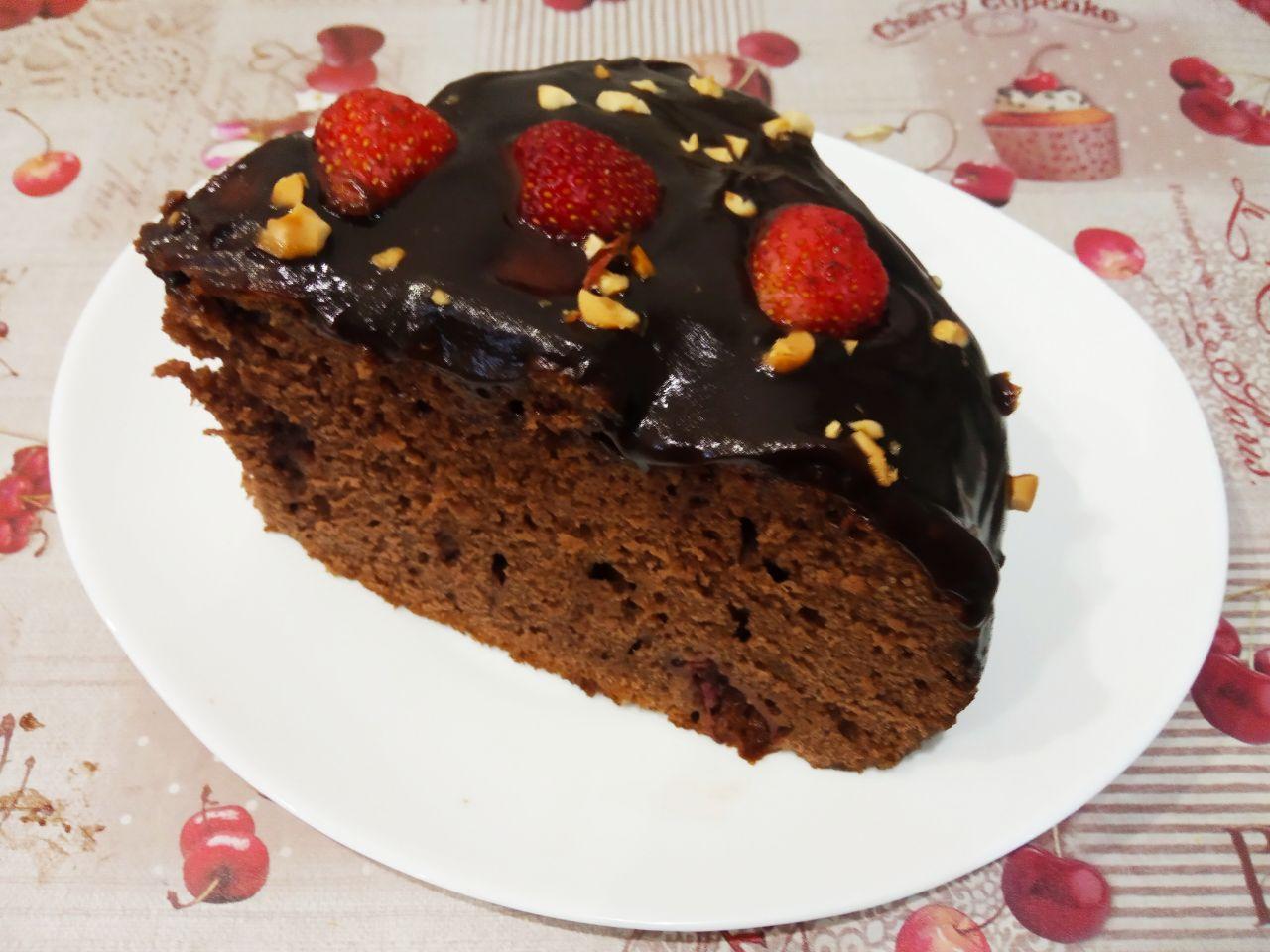 Pirog Chokoladniy S Klubnikiy30