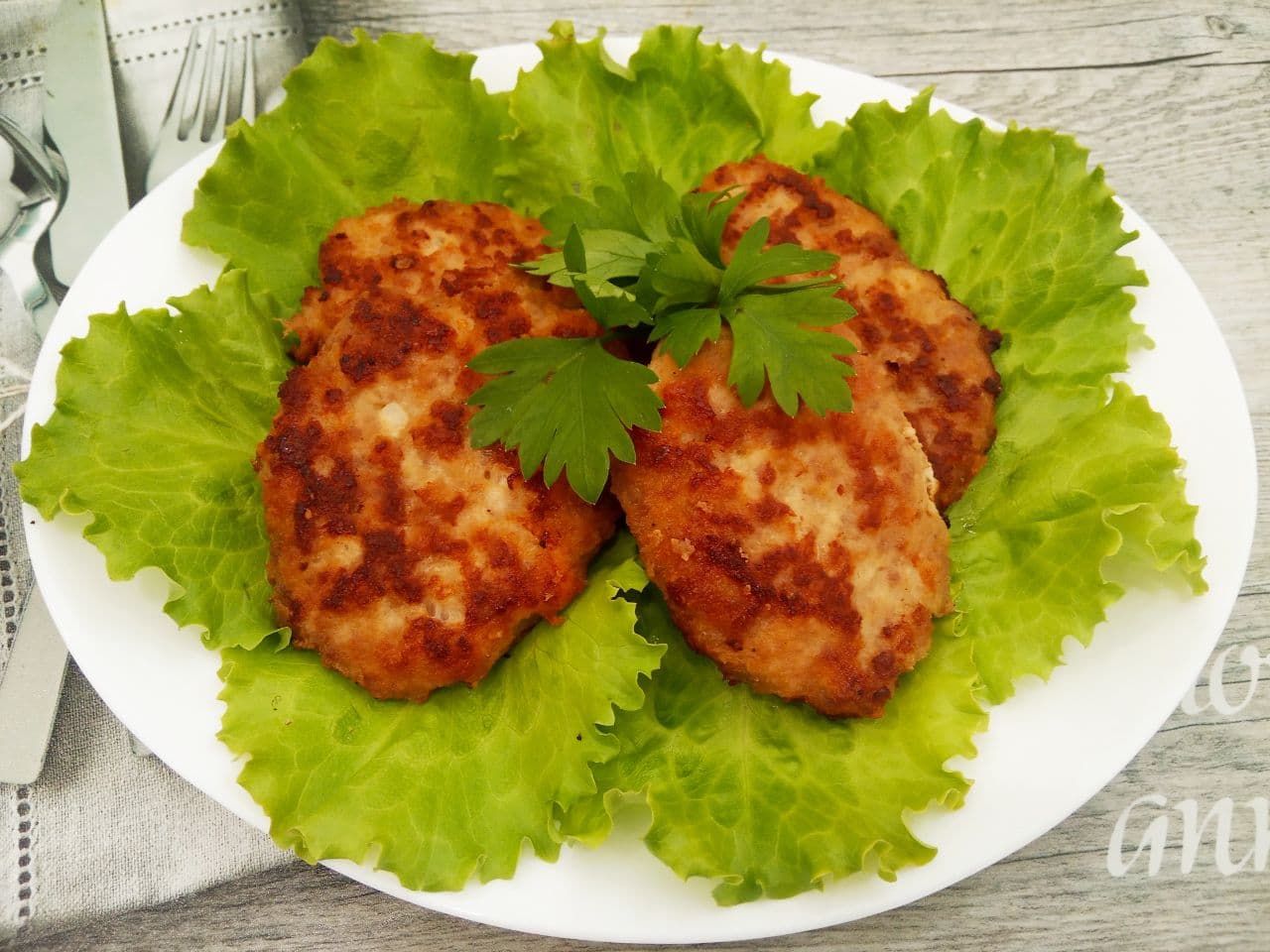 Нежные и сочные мясные оладьи, просто и вкусно
